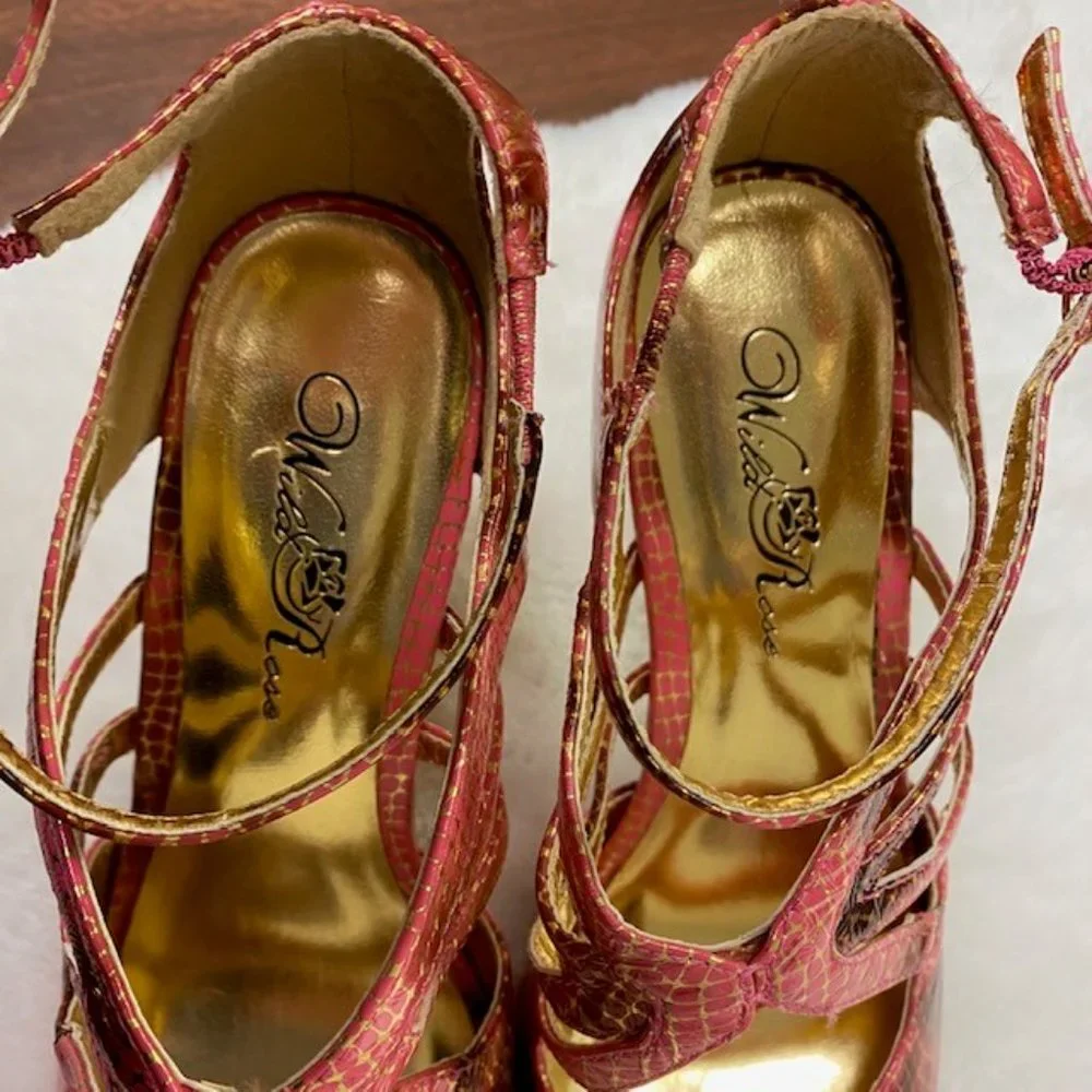 WILD ROSE Gold Pink Strappy Faux Snake Heels, size 7‎
